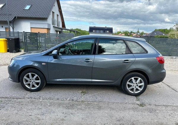 Seat Ibiza cena 24800 przebieg: 190000, rok produkcji 2015 z Elbląg małe 232